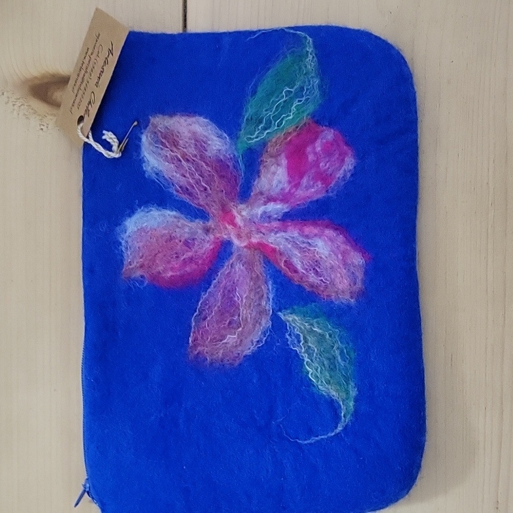 Tela Ranas Handmade Felted Wool Clutch